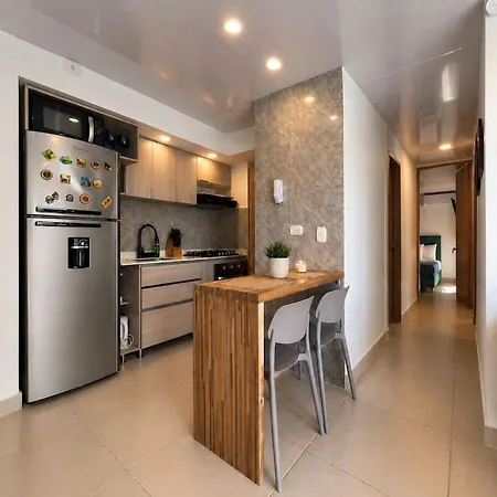 Comfortable Near The Walled Apartamento